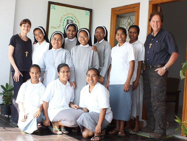 6_With the sisters at Ruteng (30 October 2011)_adjusted_003