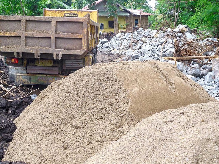 50%_UNLOADING SAND  (3)