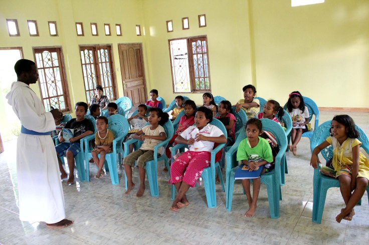 Teaching English hymns (3 June 2013)