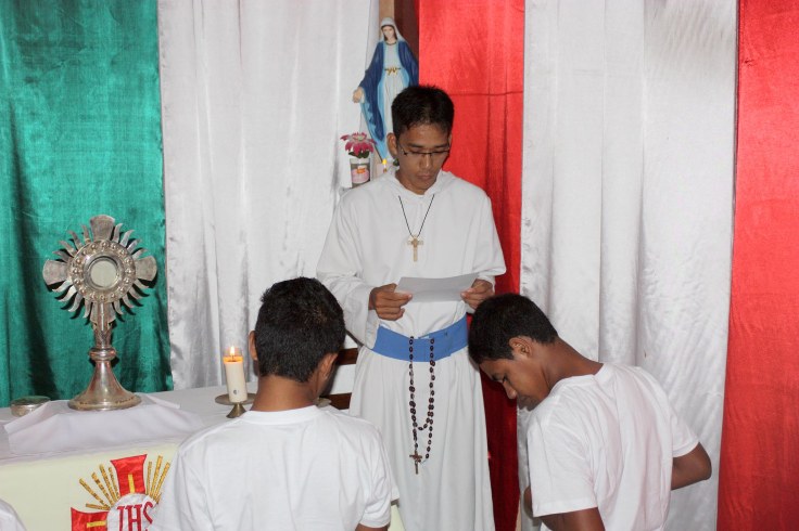 Two of the 2011 group of candidates entering aspirancy (2 November 2011)