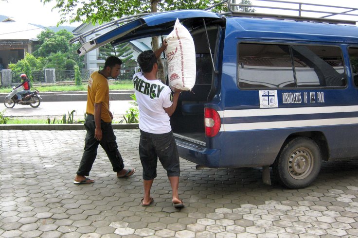Buying the supply of flour (19 March 2012)_007