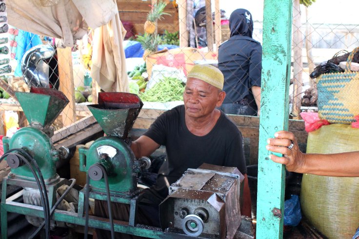 Grinding fresh coconut (12 December 2012)
