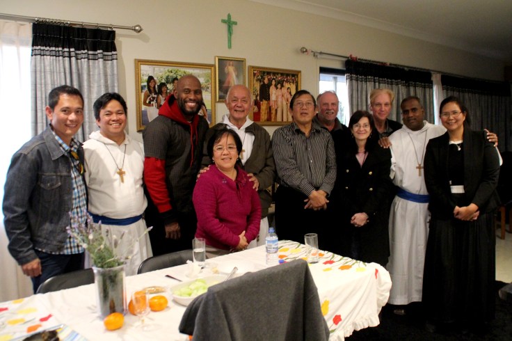 3_MOP Fathers, 4 Indonesian Comm. members, Wynton &amp; MOP Brisbane associates (Upper Coomera-house of Heru and Michele Santos)