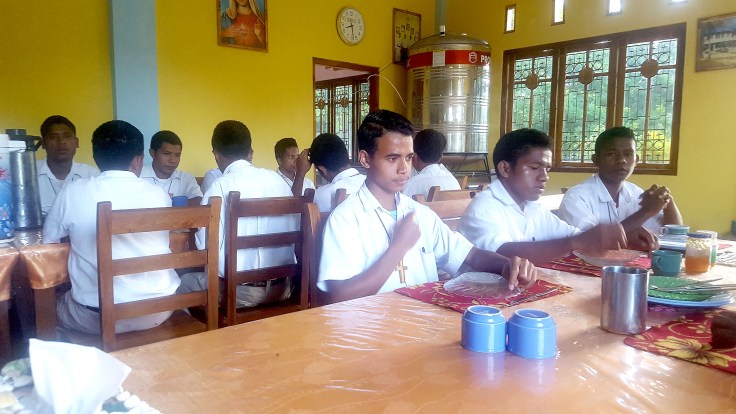 6. Breakfast with the aspirants