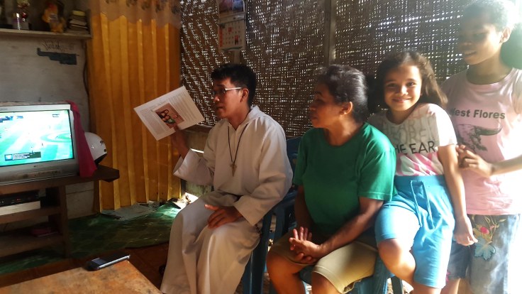 2. Letters from the Australian sponsors are delivered to the families