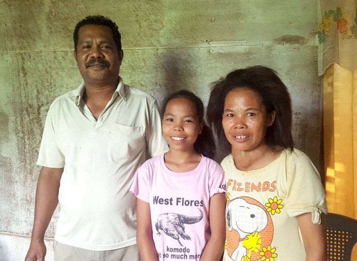 Putri with mum and dad