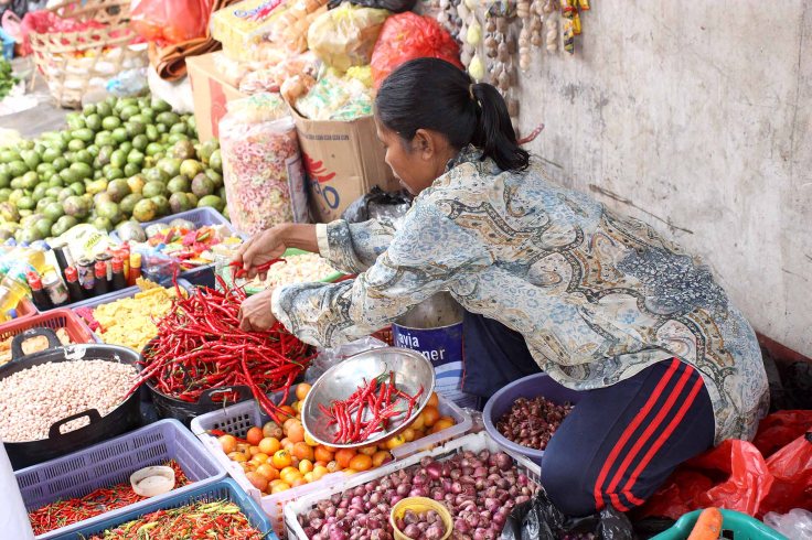 7. At the markets, plenty of chilies