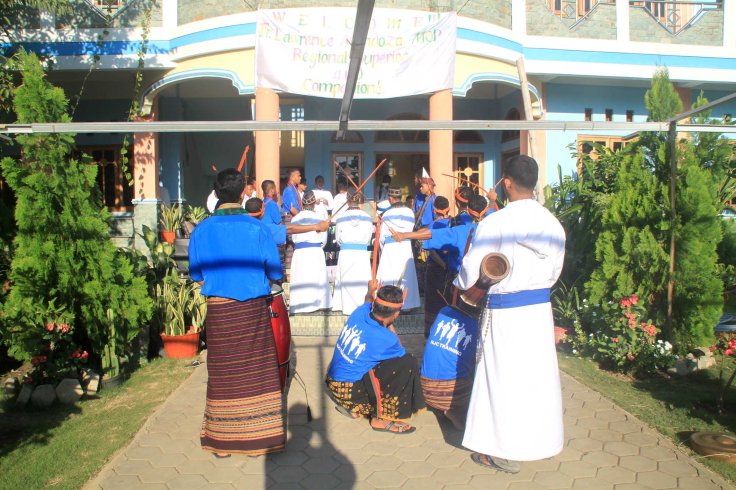 4-the-welcome-at-the-monastery
