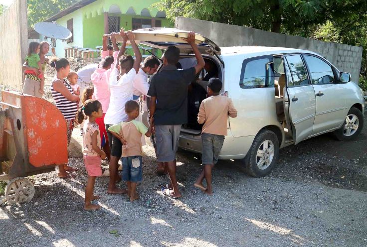 1-preparing-to-leave-to-saburai-from-maliana