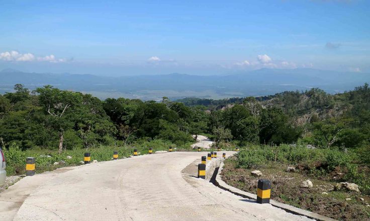 looking-down-into-the-maliana-valley