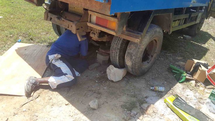 18. Servicing of the truck continues.jpg