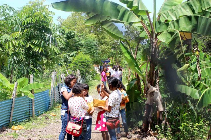 28-at-christmas-time-looking-down-the-path-from-the-apostolate-to-the-monastery