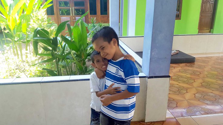 29-christian-and-ronald-still-friends