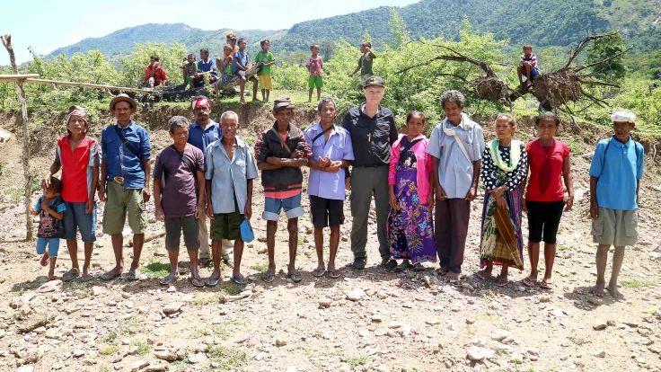 42-some-of-the-saburai-lepers-with-an-aussie-in-their-midst