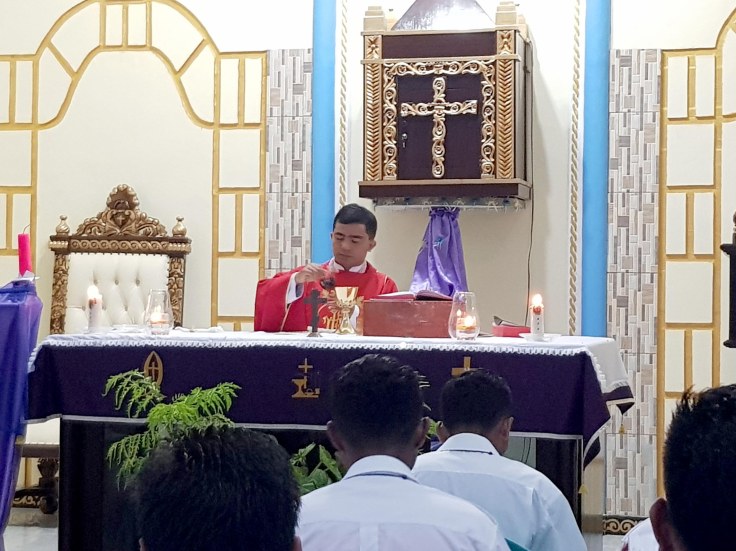 24_Early morning mass